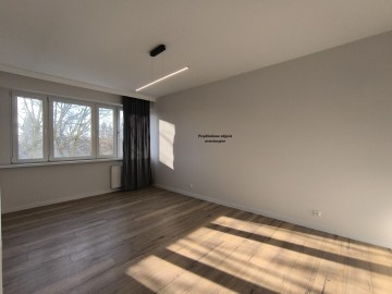 Na sprzedaż mieszkanie Voś. - 11 Listopada niski blok