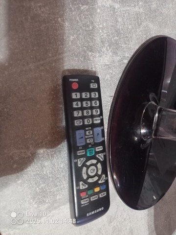 MONITOR Z FUNKCJĄ TELEWIZORA SAMSUNG 22"