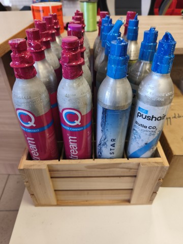 Gaz CO2 wymiana naboji/cylindrów