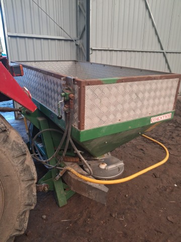 Sprzedam Rozsiewacz Sipma Antek N064