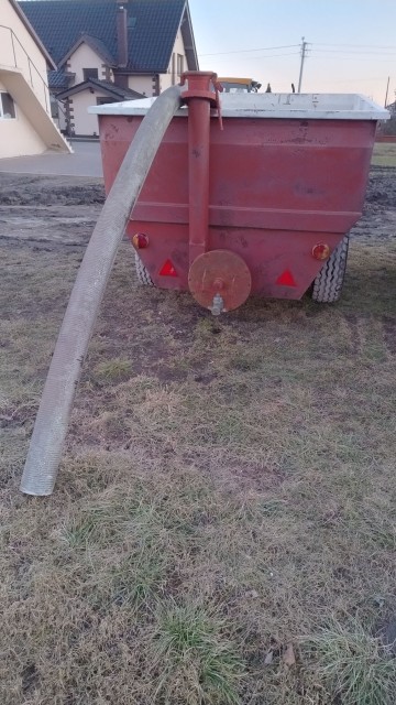 Przyczepa Samowyładowcza Przeładowcza Z Podajnikiem Ślimakow