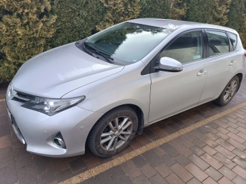 Części do toyota auris