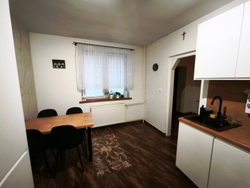 Sprzedam dom z budynkiem do prowadzenia działalności gosp.