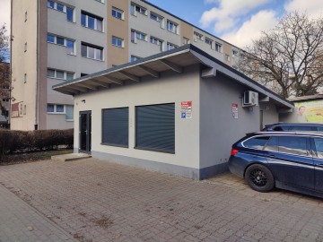 Do wynajęcia budynek usługowy w środku os. wielorodzinnego