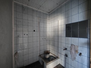 Na sprzedaż budynki do remontu w podw&oacute;rzu kamienicy-Star&oacute;wka