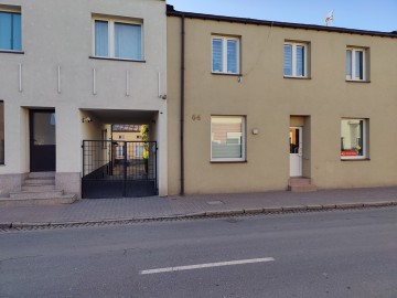 Na sprzedaż budynki do remontu w podw&oacute;rzu kamienicy-Star&oacute;wka