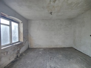 Na sprzedaż budynki do remontu w podw&oacute;rzu kamienicy-Star&oacute;wka