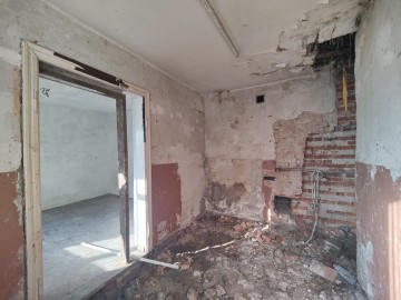 Na sprzedaż budynki do remontu w podw&oacute;rzu kamienicy-Star&oacute;wka