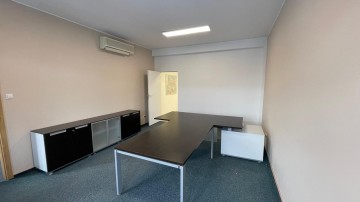 Umeblowany lokal usługowo-biurowy o pow. 200m2-Plac Wolności