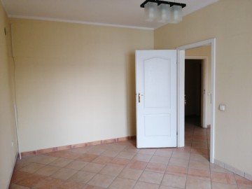 Wynajmę lokal biurowo-usługowy-pow. 34m2-1 piętro-Kleczewska