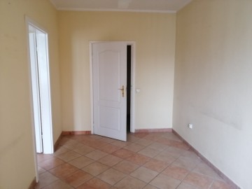 Wynajmę lokal biurowo-usługowy-pow. 34m2-1 piętro-Kleczewska