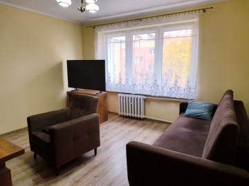 Przestronna kawalerka, pow. 37.73m2, 2 piętro, niski blok