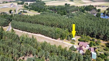 Na sprzedaż działka budowlana w sąsiedztwie las&oacute;w i jeziora