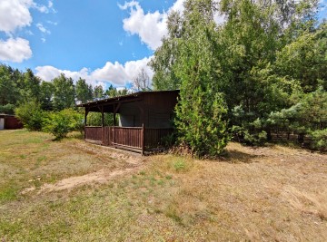 Na sprzedaż działka budowlana w sąsiedztwie las&oacute;w i jeziora