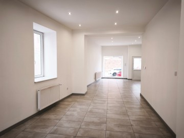 Do wynajęcia nowoczesny lokal usługowo-handlowy na parterze