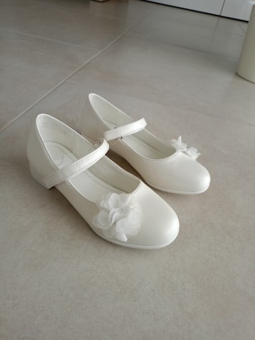 Baleriny białe r. 33