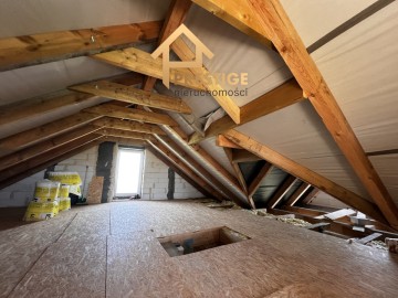 PRZESTRONNE SIEDLISKO &ndash; POMARZANY FABRYCZNE