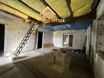 PRZESTRONNE SIEDLISKO &ndash; POMARZANY FABRYCZNE