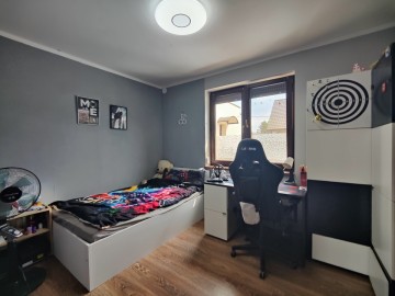 Sprzedam parterowy dom, pow. 111.33m2, działka 910m2-Posada