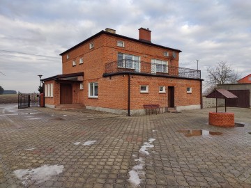 Sprzedam gospodarstwo rolne z domem i zabudowaniami gosp.