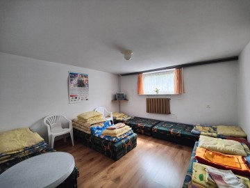 Sprzedam 2 budynki mieszkalne-15 pokoi-działka 810m2 -Licheń