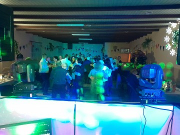 DJ, nagłośnienie i oświetlenie. Oprawa muzyczna imprez