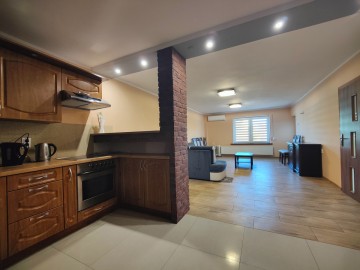 Sprzedam dom o pow. 134m2 -po remoncie -2 odrębne wejścia