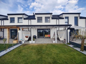 Sprzedam nowy, urządzony dom w Żychlinie, ul. Staromiejska