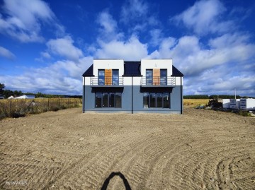 Na sprzedaż nowe domy w sąsiedztwie lasu i jeziora w Skulsku