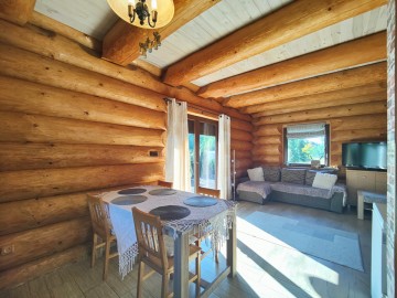 Sprzedam dom z bali na dużej działce w okolicy jeziora