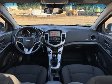 Chevrolet Cruze 1.4 BENZYNA Klimatronik Nawigacja Tempomat