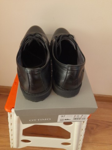 Sprzedam  buty  chłopięce rozmiar 37