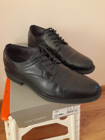 Sprzedam  buty  chłopięce rozmiar 37