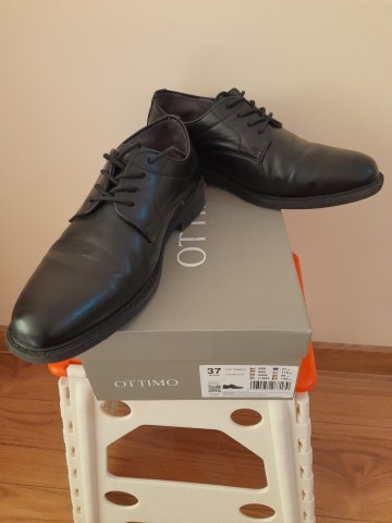 Sprzedam  buty  chłopięce rozmiar 37