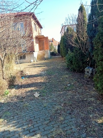 Sprzedam działkę wraz z domem na osiedlu Miedzylesie