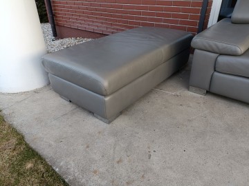 Sprzedam narożnik plus pufa ze sk&oacute;ry