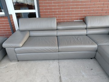 Sprzedam narożnik plus pufa ze sk&oacute;ry