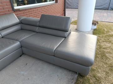 Sprzedam narożnik plus pufa ze sk&oacute;ry