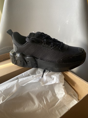 Nowe buty Adidas Star Wars Runner K rozmiar 33,5