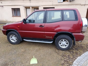 Nissan Terrano 2,7td stan fabryczny
