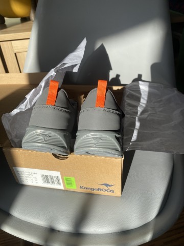 Nowe buty sneakersy Kangaroos rozmiar 33