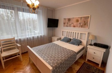 Sprzedam 4 pokojowe mieszkanie, 1 piętro, taras, garaż -ul.  ...