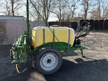 Opryskiwacz Skotarek 1000l. 15m   2004r