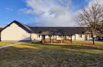 Sprzedam obiekt wypoczynkowy w sąsiedztwie Jeziora Powidzkie ...