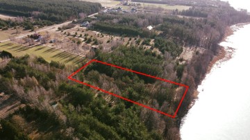 Działka w pierwszej linii brzegowej jeziora