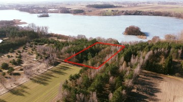 Działka w pierwszej linii brzegowej jeziora