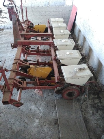 Siewnik punktowy do burak&oacute;w