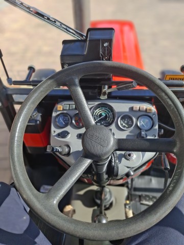 Ciągnik sadowniczy Zetor 5243 Turbo