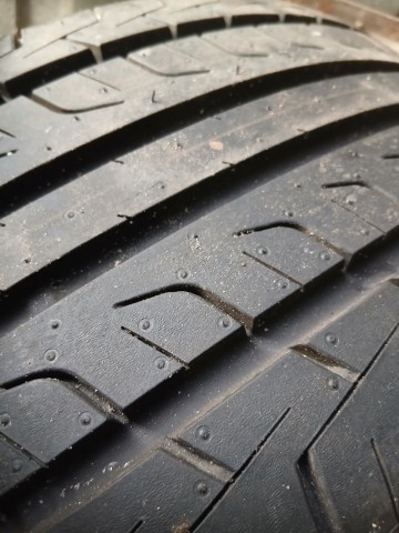 Nowe opony 215/50 R17 2025