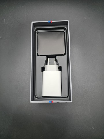 Infinix Note 40 Pro + 5G  Stan: bardzo dobry, uszanowany.  W